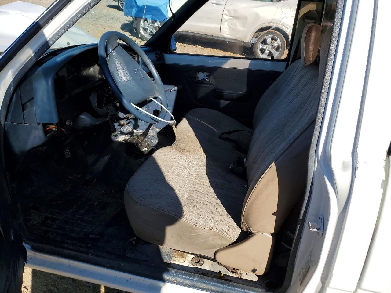 1994 Toyota Pickup - Image 7