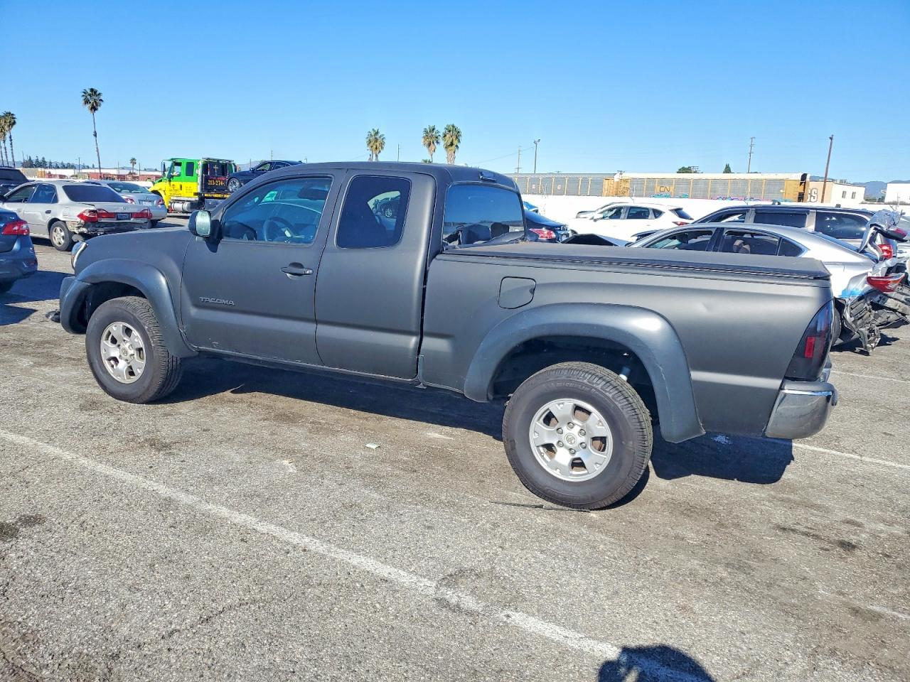 2009 Toyota Tacoma Prerunner Access Cab - Image 2