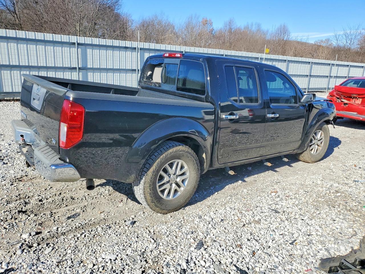 2015 Nissan Frontier S - Фото 3