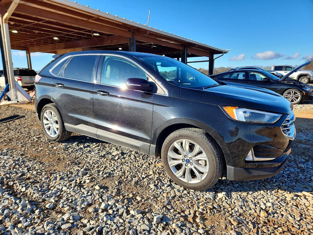2022 Ford Edge Titanium - Image 4