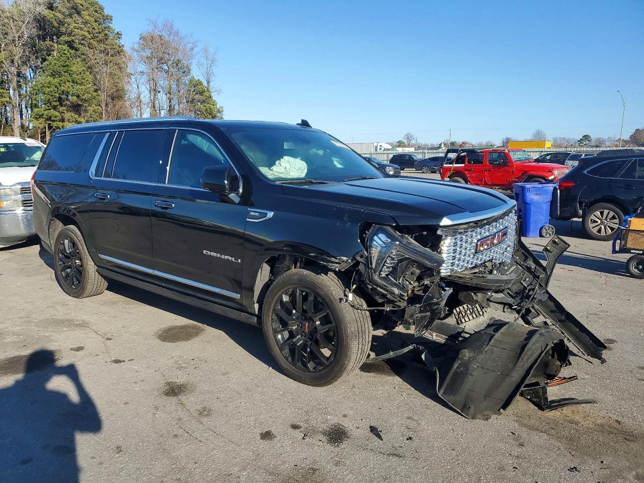 2022 GMC Yukon Xl Denali - Image 4