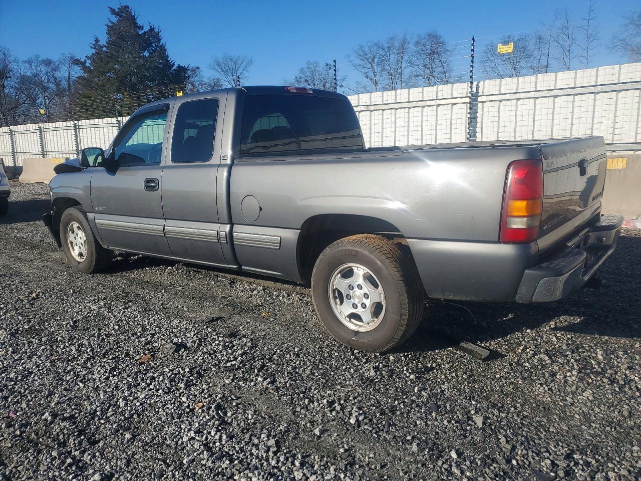 2001 Chevrolet Silverado C1500 - Фото 2