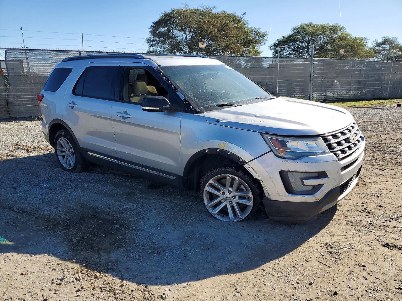 2016 Ford Explorer Xlt - Фото 4