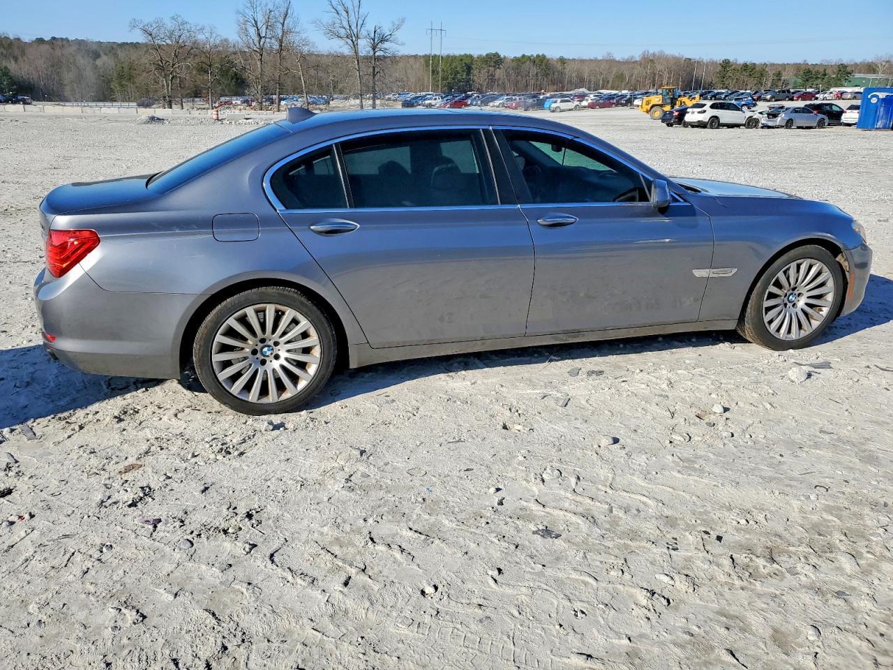 2012 BMW 750 Li - Image 3