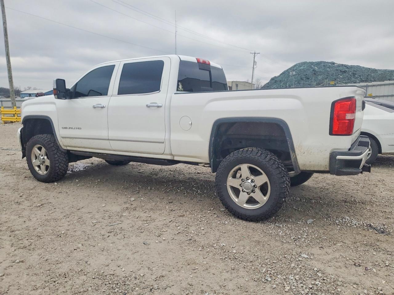 2015 GMC Sierra K2500 Denali - Фото 2