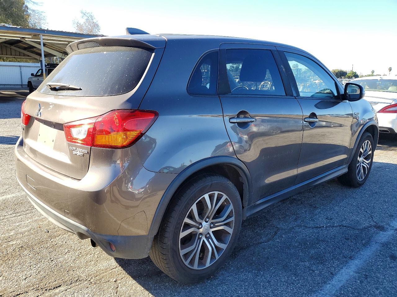 2017 Mitsubishi Outlander Sport Es - Фото 3