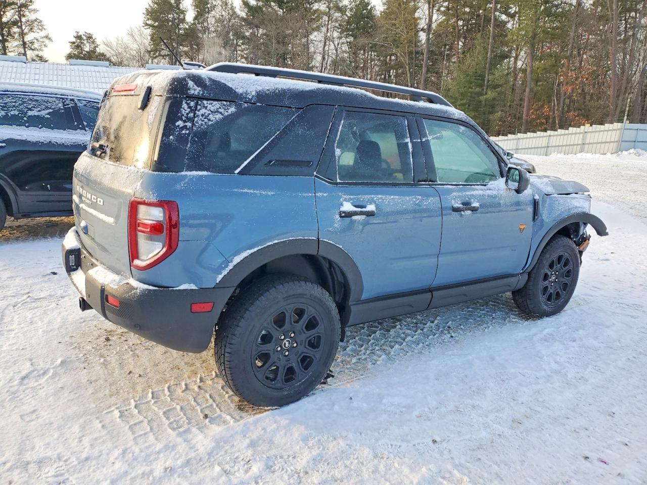 2025 Ford Bronco Sport Badlands - Image 3