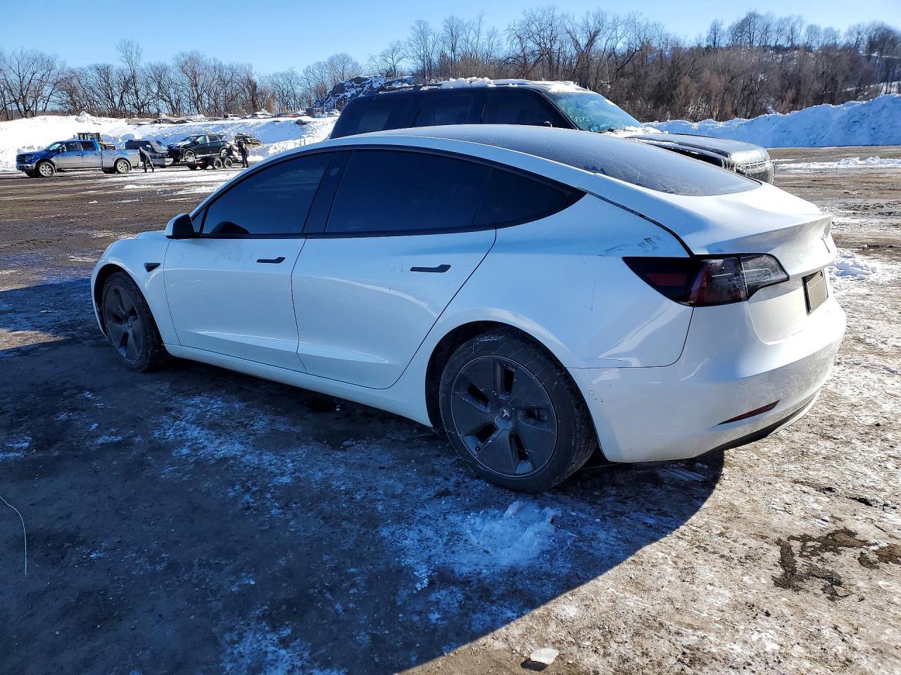 2022 Tesla Model 3 - Image 2