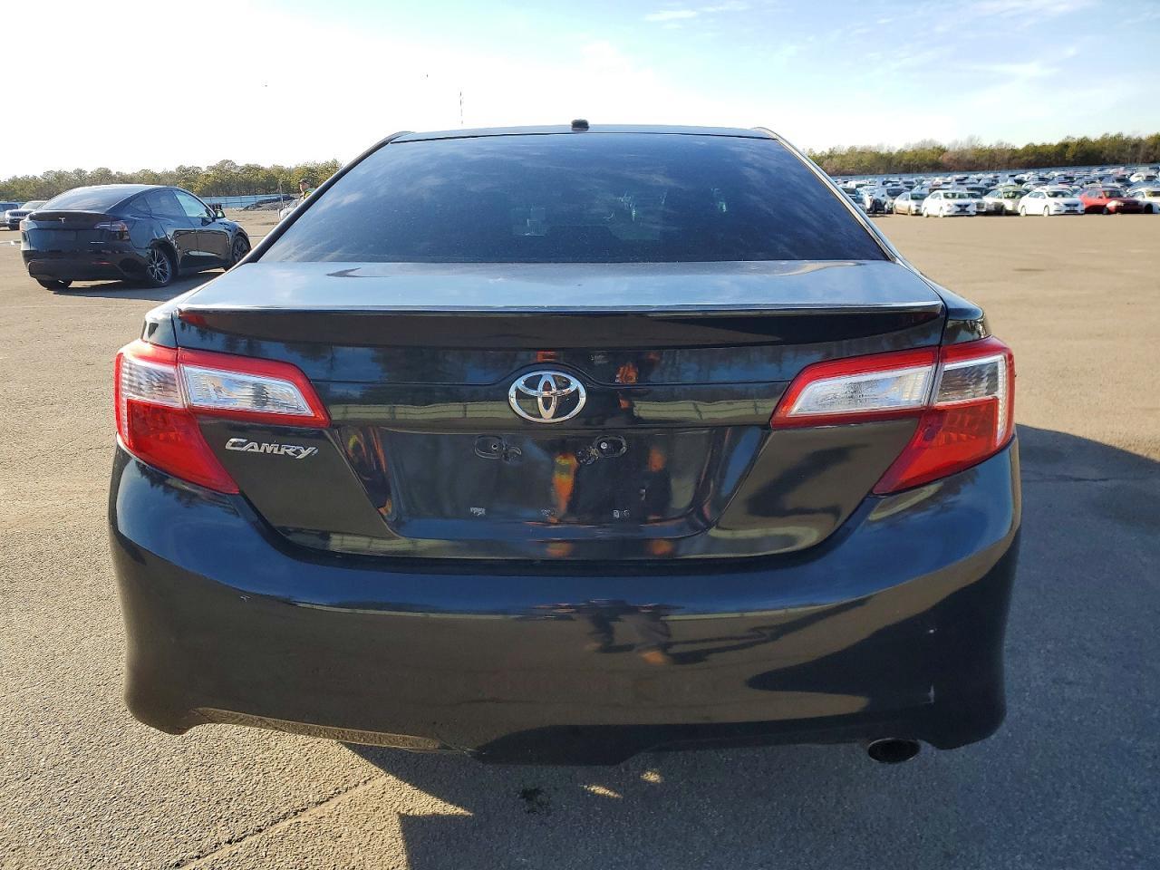 2012 Toyota Camry Base - Фото 6