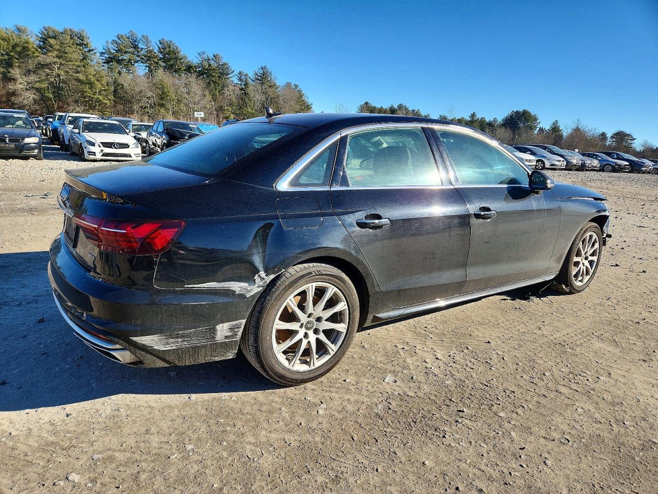 2023 Audi A4 Premium 40 - Фото 3