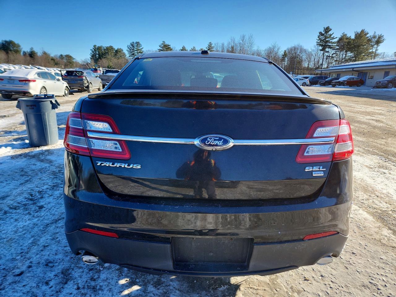 2015 Ford Taurus Sel - Image 6