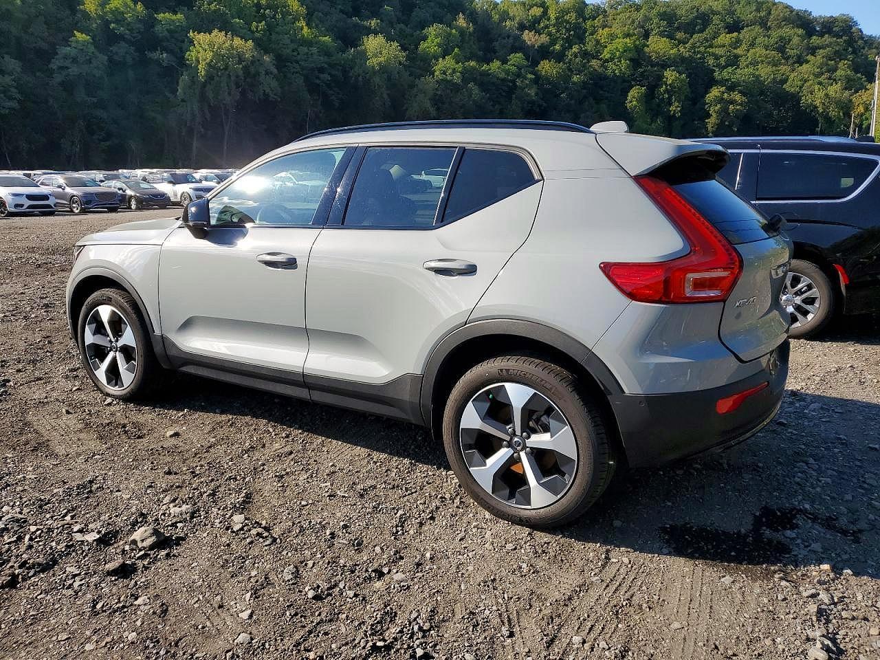 2024 Volvo Xc40 Plus - Фото 2