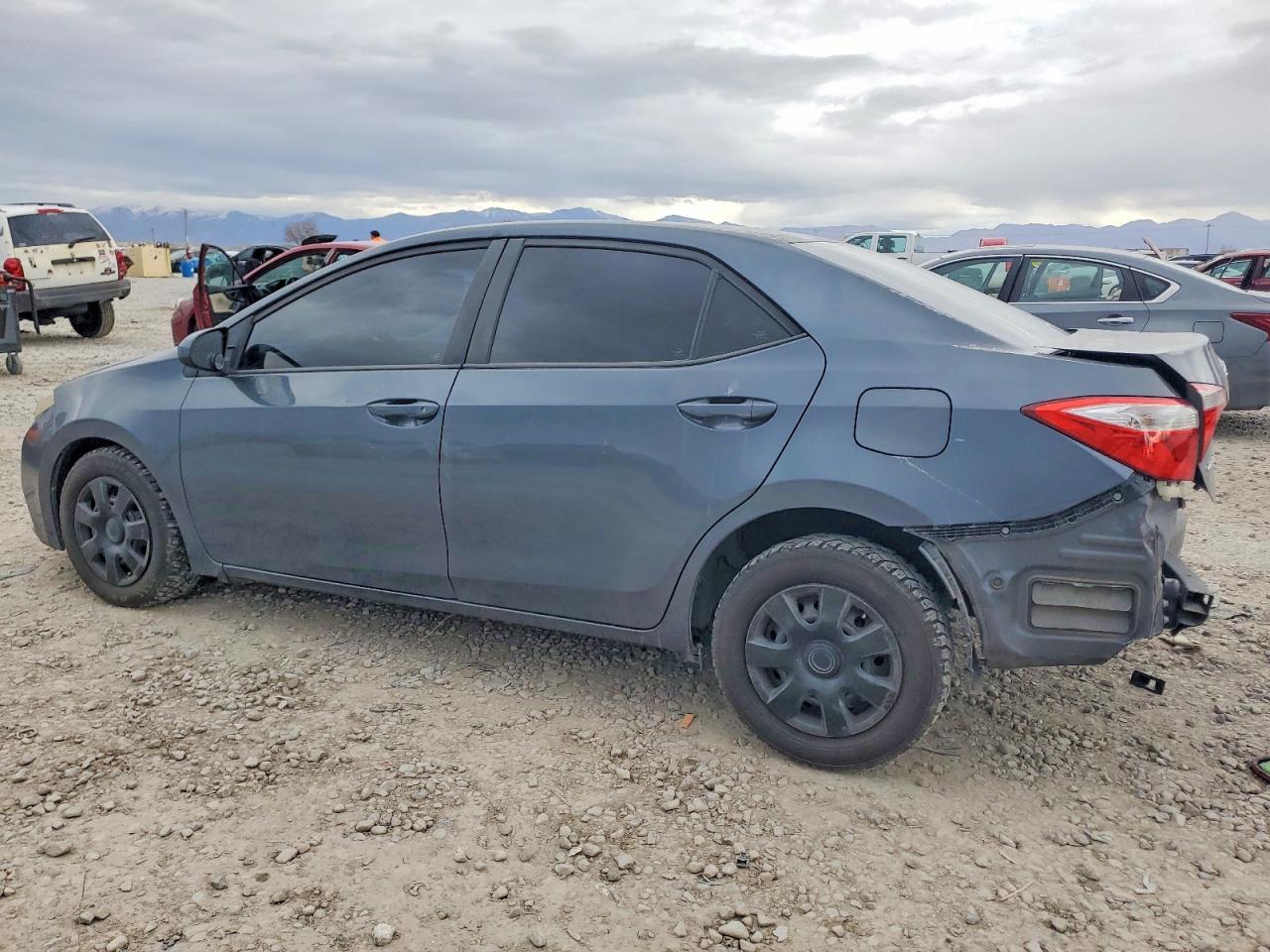 2016 Toyota Corolla L - Фото 2