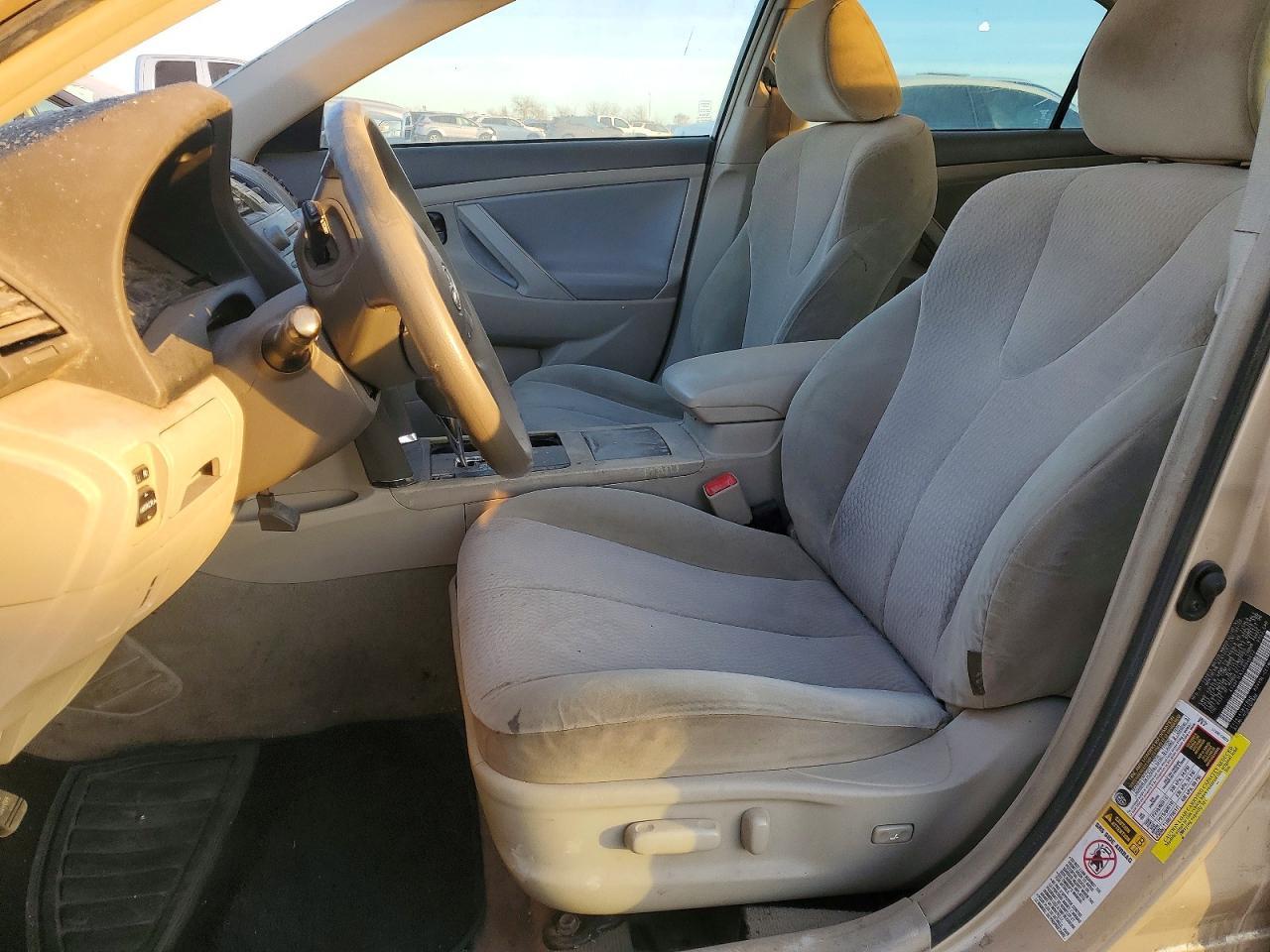 2010 Toyota Camry - Фото 7