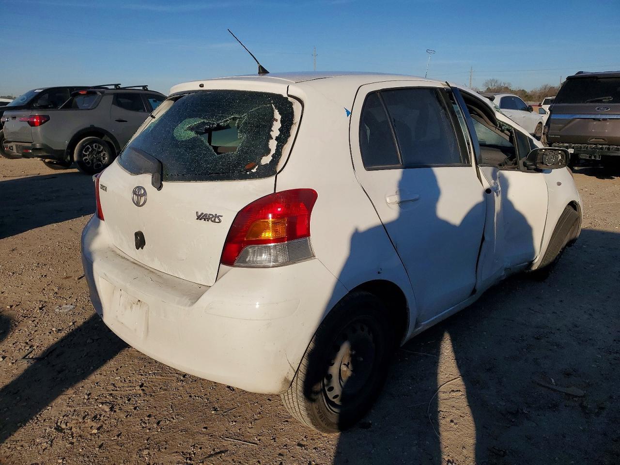 2010 Toyota Yaris - Фото 4