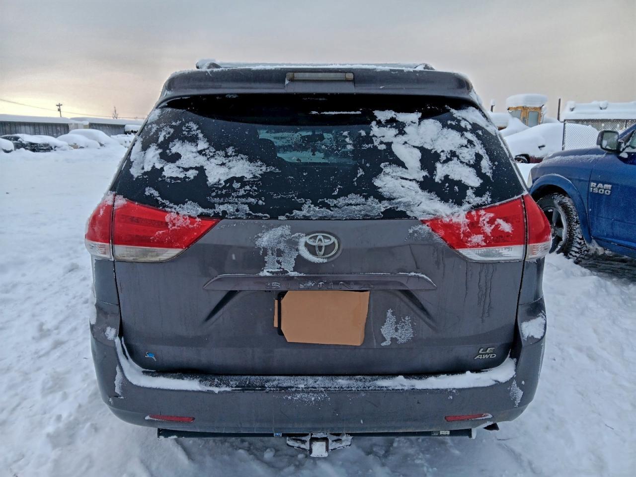 2011 Toyota Sienna Le - Фото 6