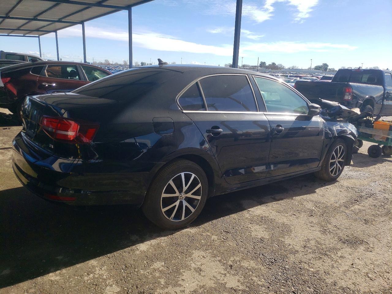 2017 Volkswagen Jetta Se - Фото 3
