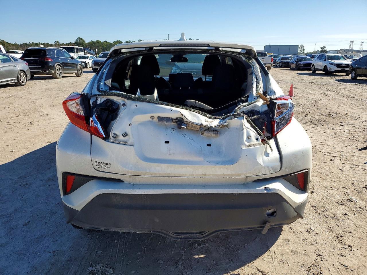 2021 Toyota C-Hr Xle - Фото 6