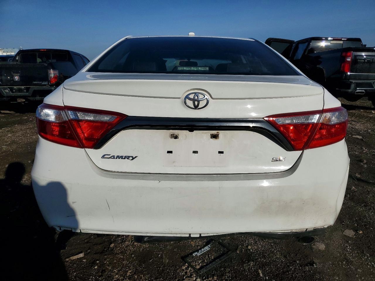 2015 Toyota Camry Le - Image 6