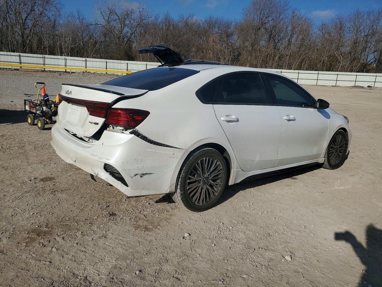 2022 Kia Forte Gt Line - Фото 3