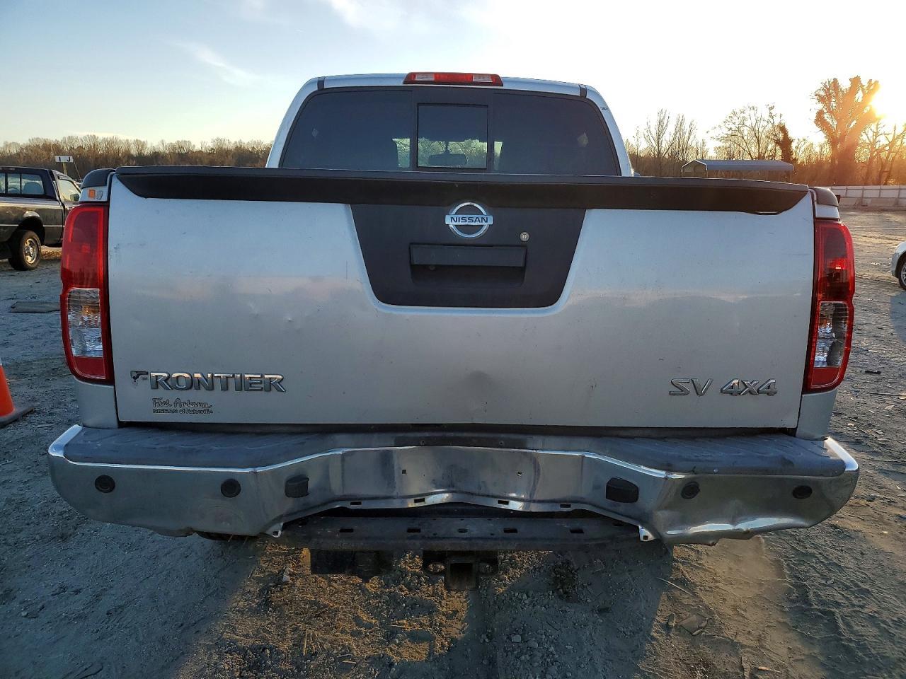 2015 Nissan Frontier S - Image 6