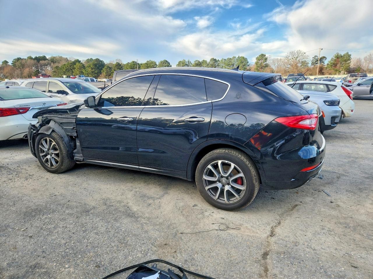 2017 Maserati Levante Luxury - Image 2