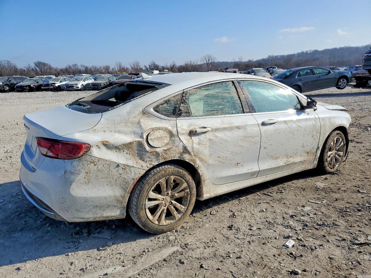 2016 Chrysler 200 Limited - Image 3