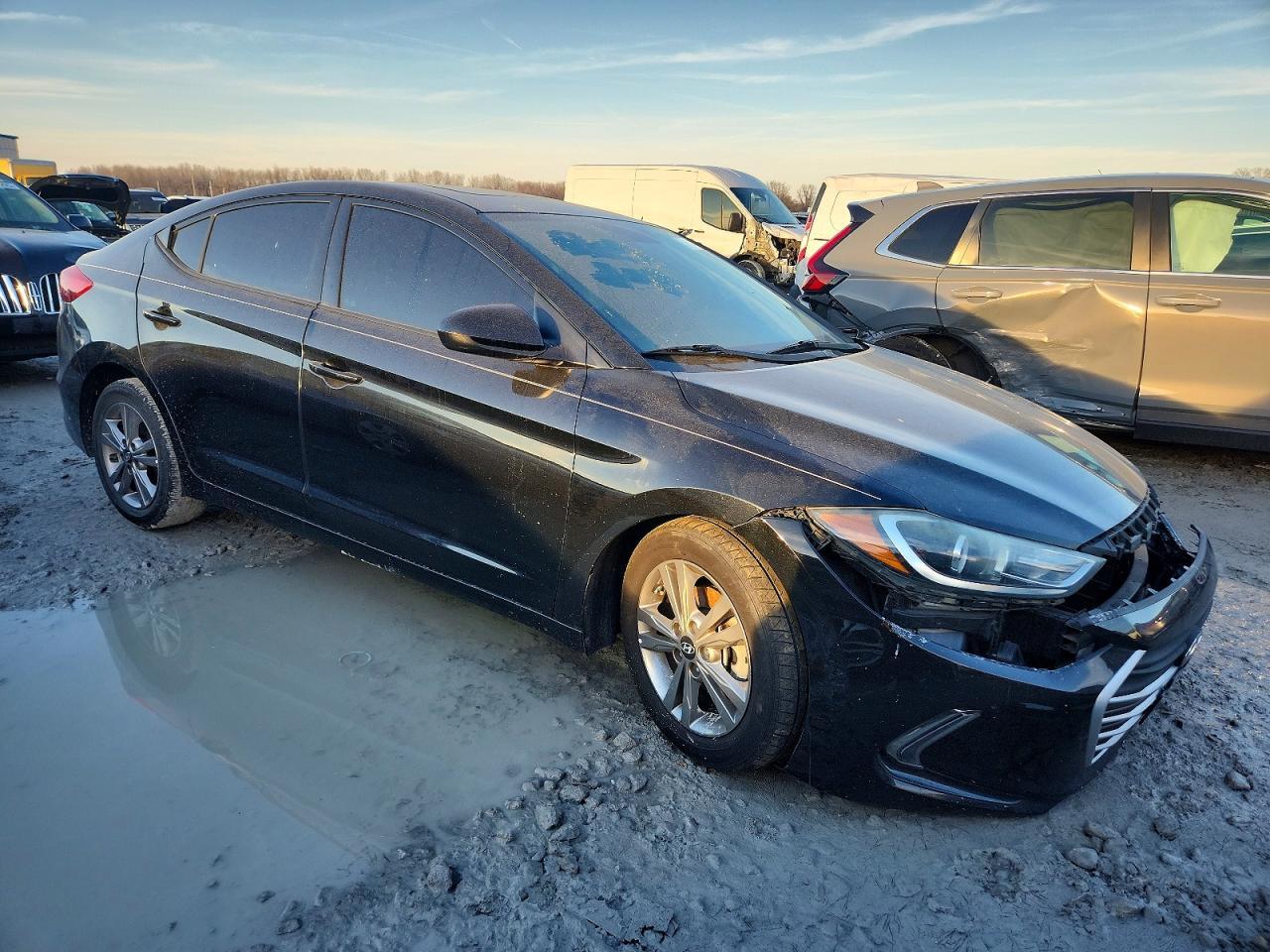 2017 Hyundai Elantra - Фото 4