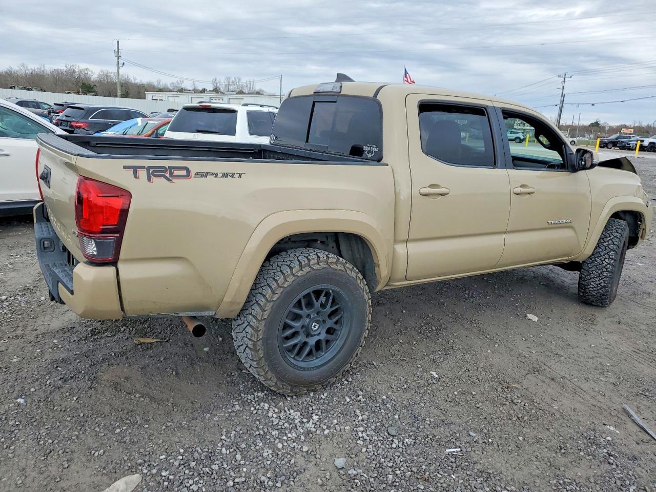 2018 Toyota Tacoma Double Cab - Фото 3