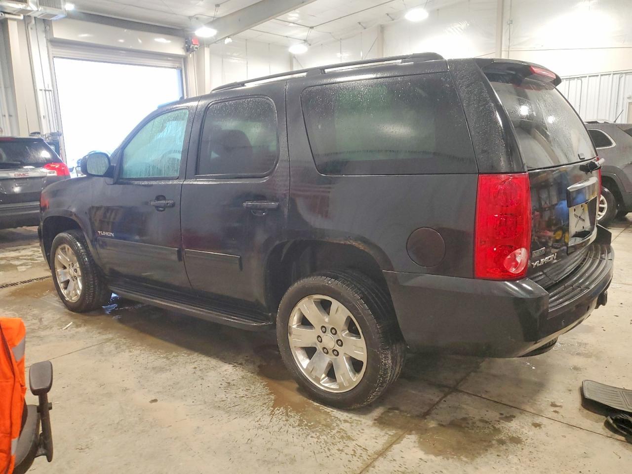 2011 GMC Yukon Sle - Фото 2