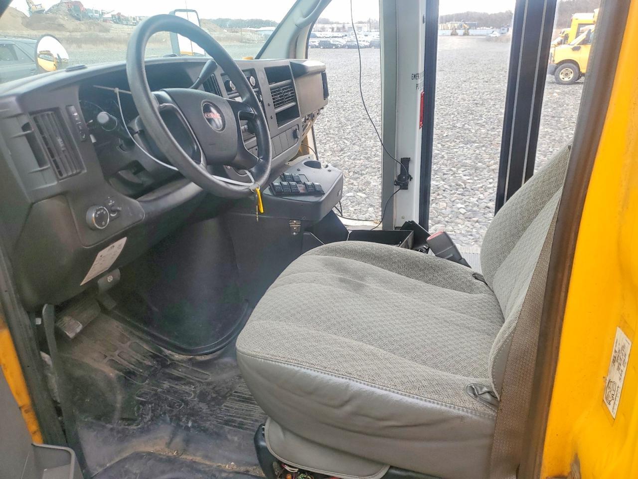 2009 GMC Savana School Bus - Image 5