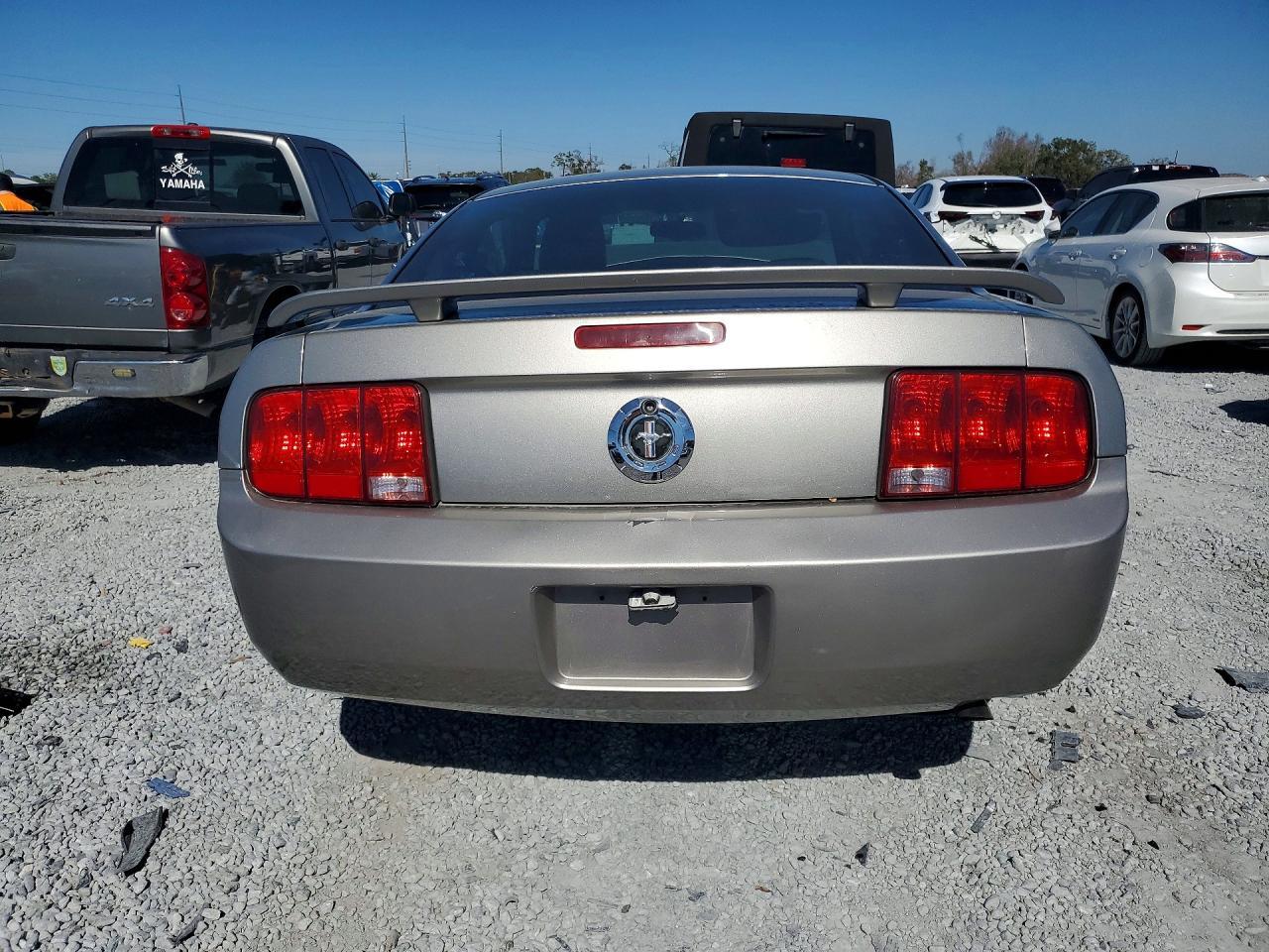 2008 Ford Mustang - Image 6