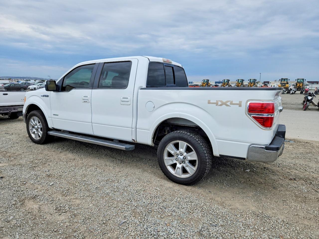 2011 Ford F150 Supercrew - Фото 2