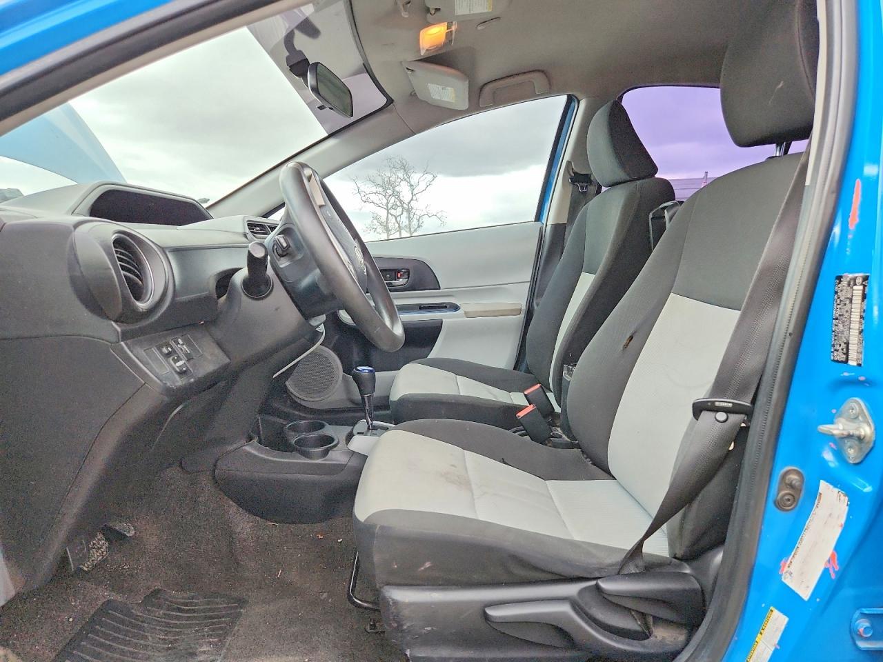 2012 Toyota Prius C - Фото 7