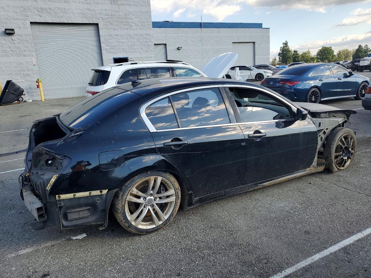 2011 Infiniti G37 Sedan Journey - Фото 3