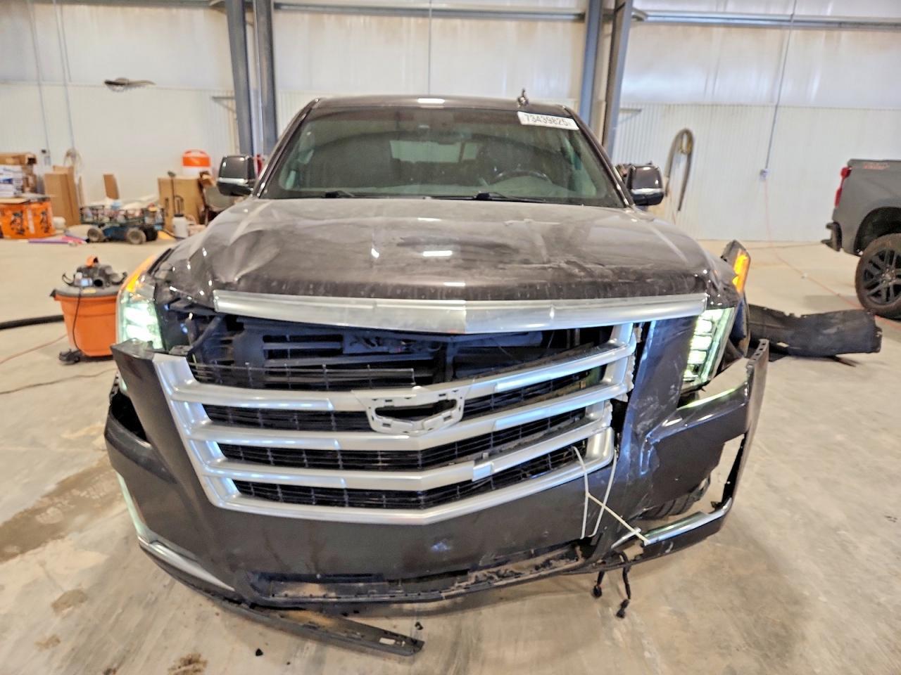 2016 Cadillac Escalade Platinum - Image 5