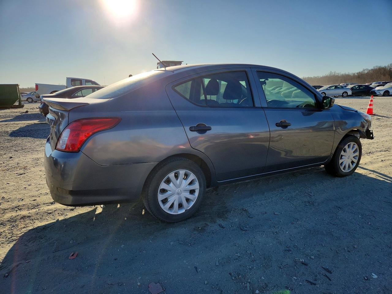 2019 Nissan Versa S - Image 3
