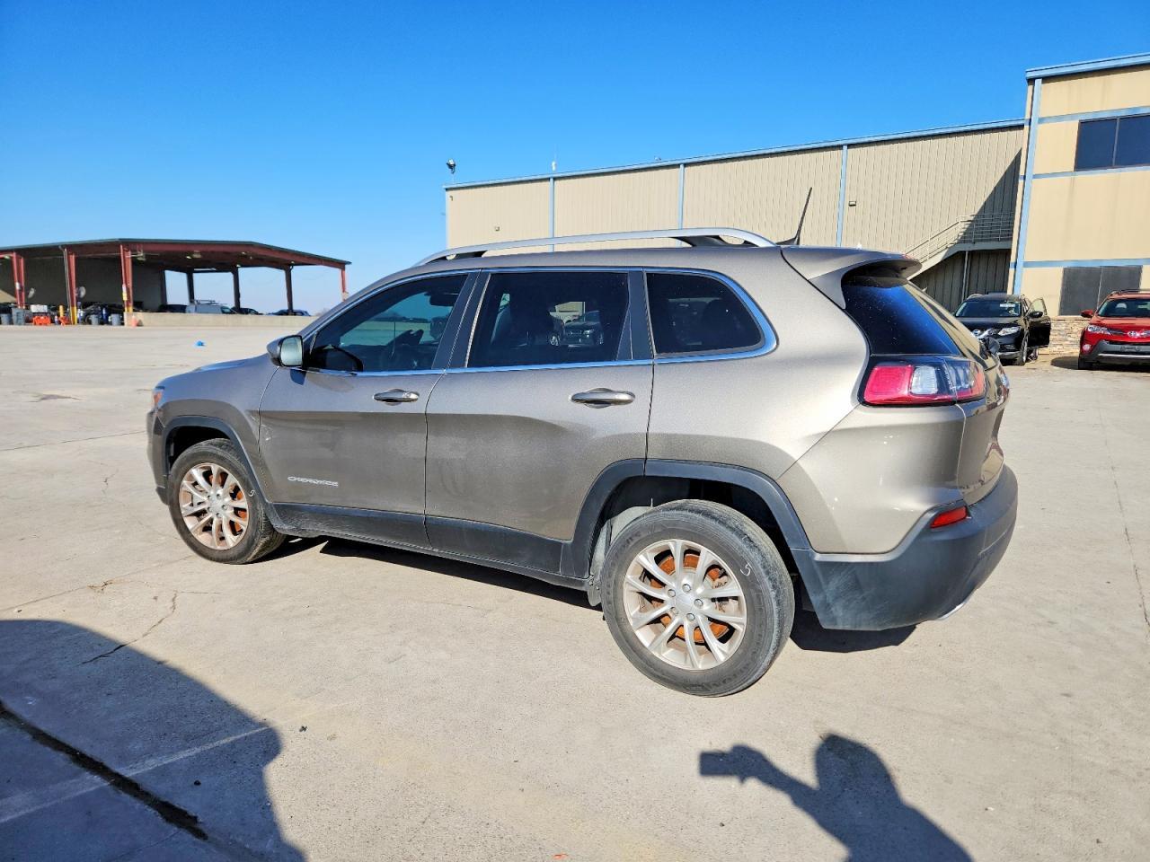 2019 Jeep Cherokee Latitude - Фото 2