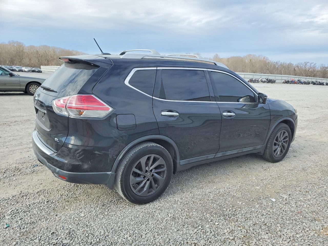 2016 Nissan Rogue S - Image 3