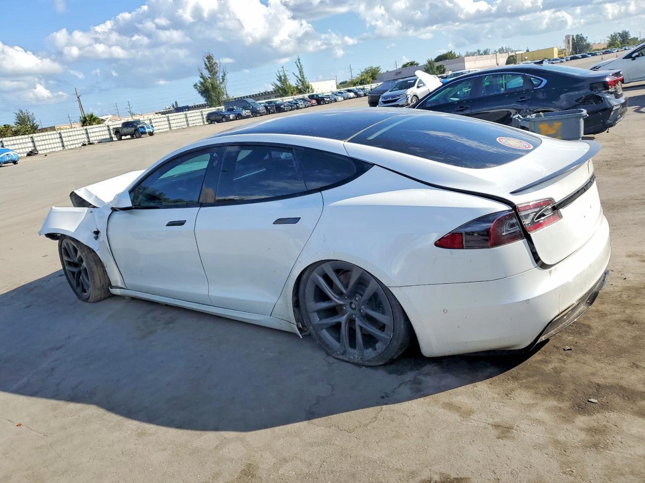 2021 Tesla Model S - Фото 2