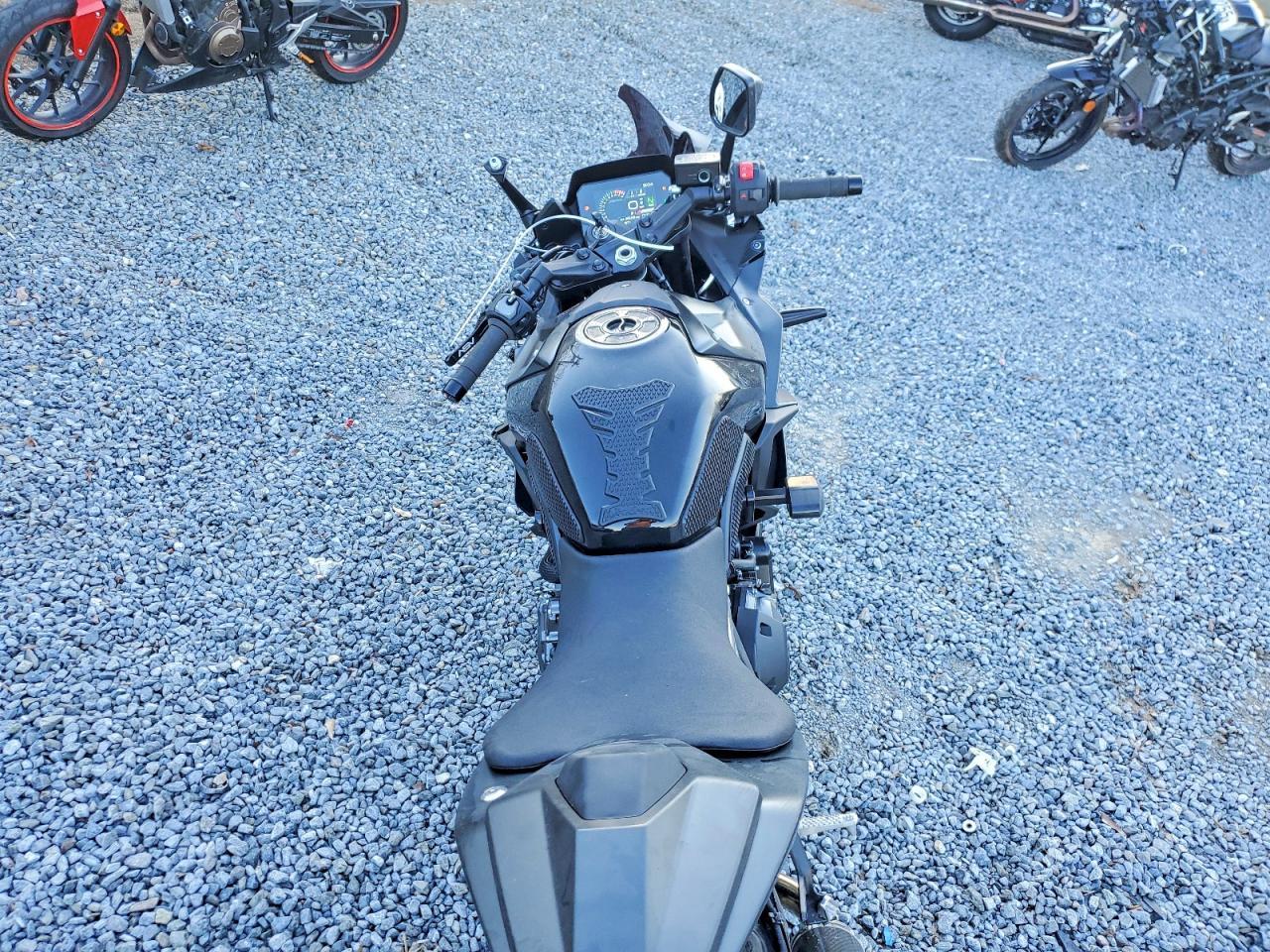 2025 Suzuki Gsx800 F - Фото 6