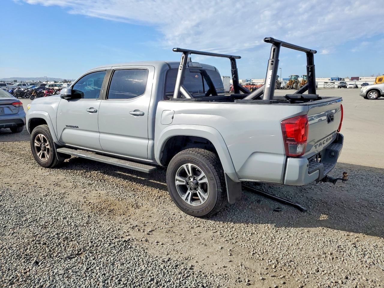 2019 Toyota Tacoma Double Cab - Image 2