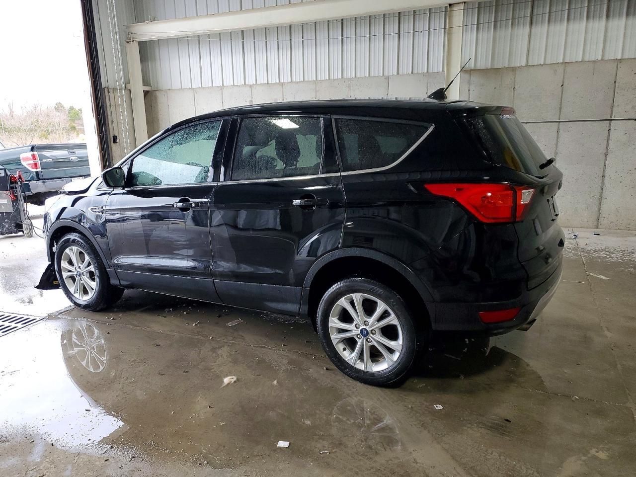 2019 Ford Escape Se - Image 2