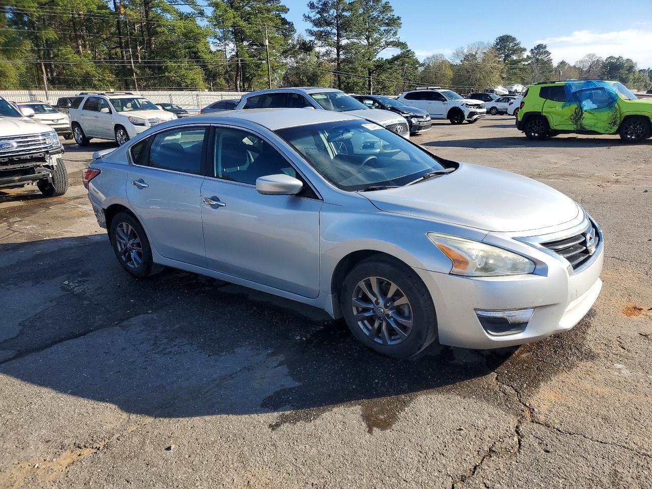 2015 Nissan Altima 2.5 S - Фото 4