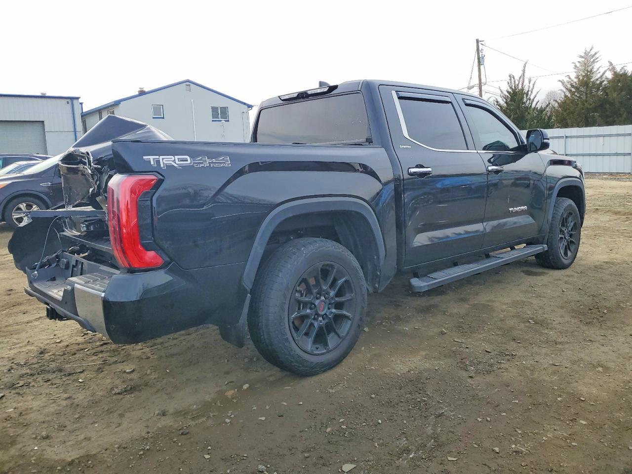 2023 Toyota Tundra Crewmax Limited - Image 3