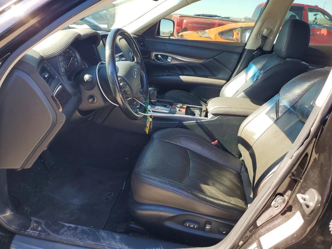 2011 Infiniti M37 X - Image 7