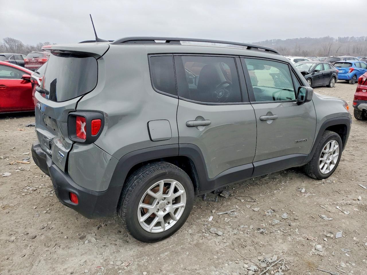 2021 Jeep Renegade Latitude - Фото 3