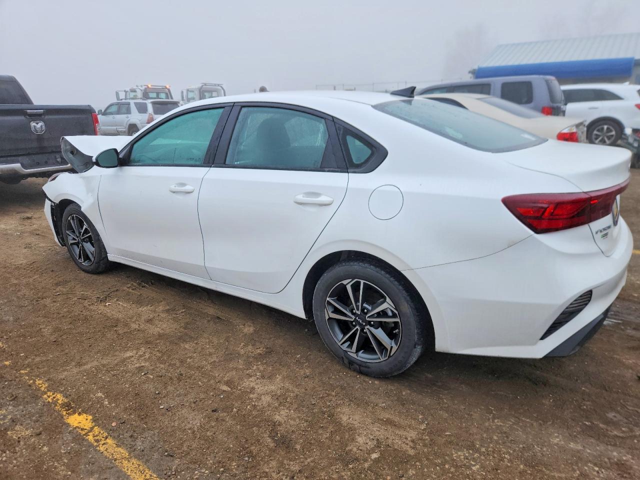 2023 Kia Forte Lxs - Фото 2