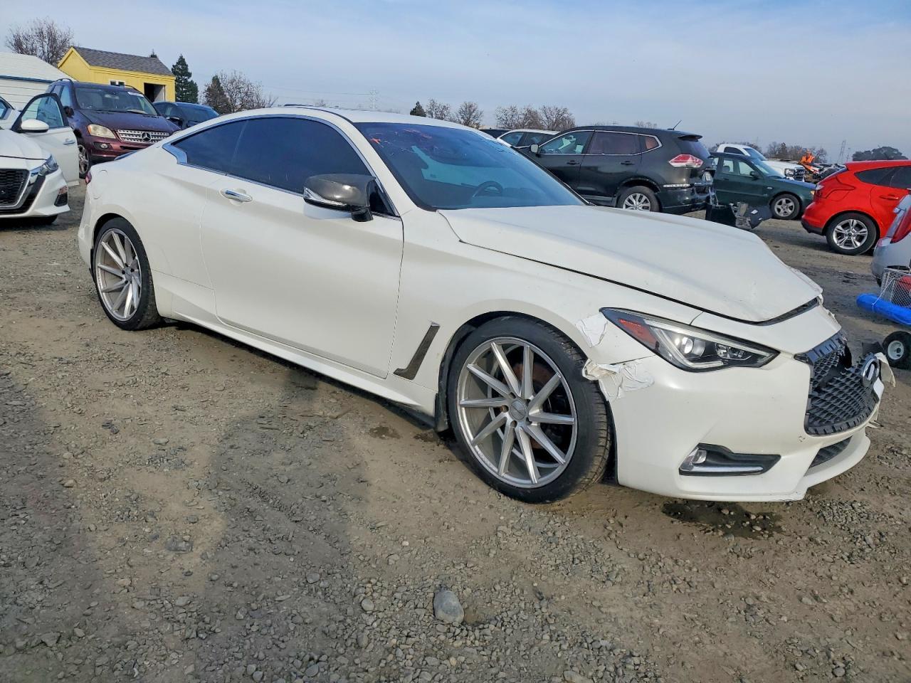 2017 Infiniti Q60 Premium - Фото 4