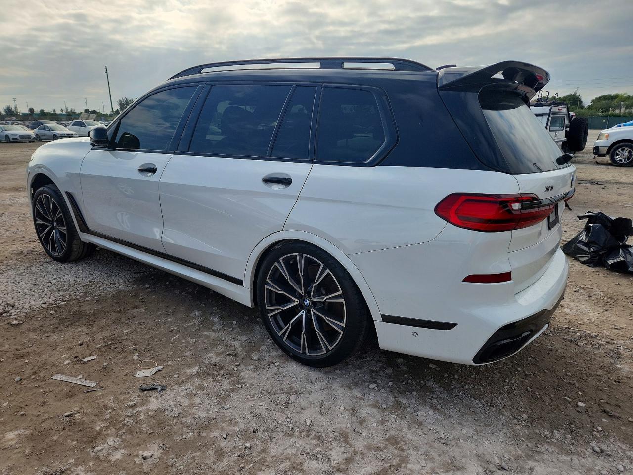 2021 BMW X7 M50I - Фото 2